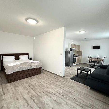 Sky Apartments 509 Pilsen Exterior photo