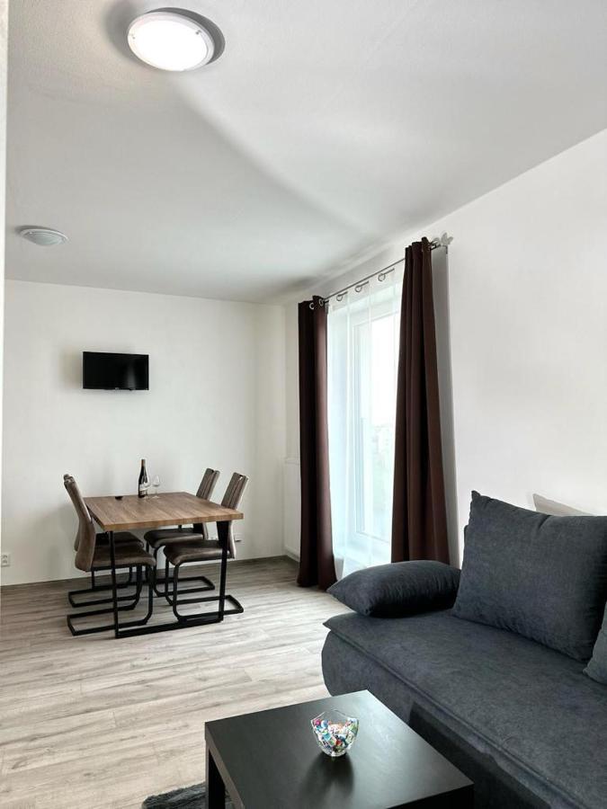 Sky Apartments 509 Pilsen Exterior photo